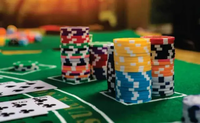 play-poker-four